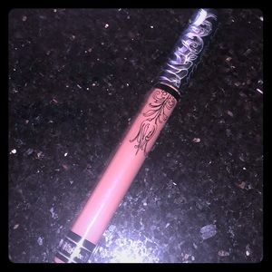 Kat Von D Lipstick Bow n Arrow
